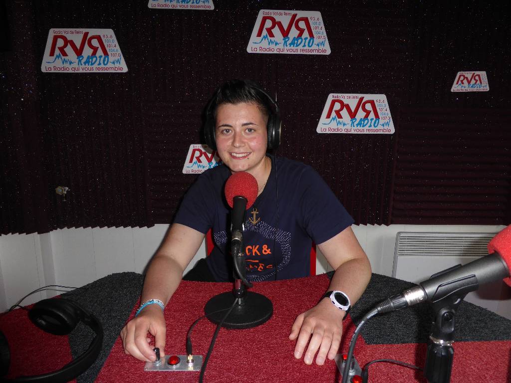 Manon, prix RVR (adulte) du 3ème radio-crochet de Commelle Vernay en direct dans l'émission Roanne Pop