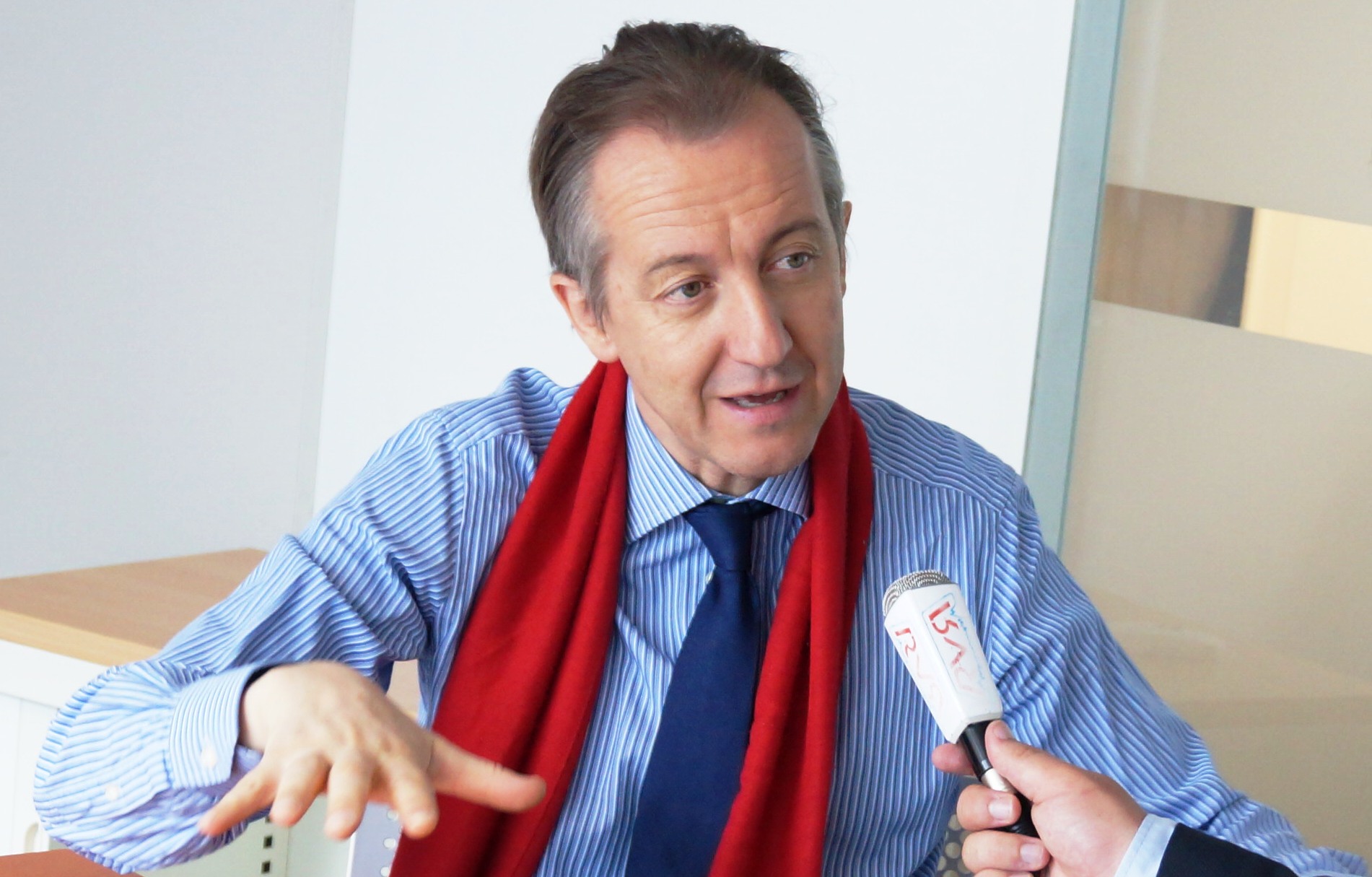 Christophe Barbier : "J'adorerais faire un duo au théâtre avec Emmanuel Macron ! Cela serait formidable"