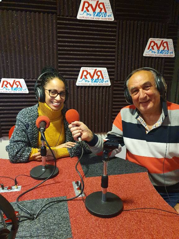 Une Pochette Surprise cubaine avec une invitée, Yanelis née à Cuba