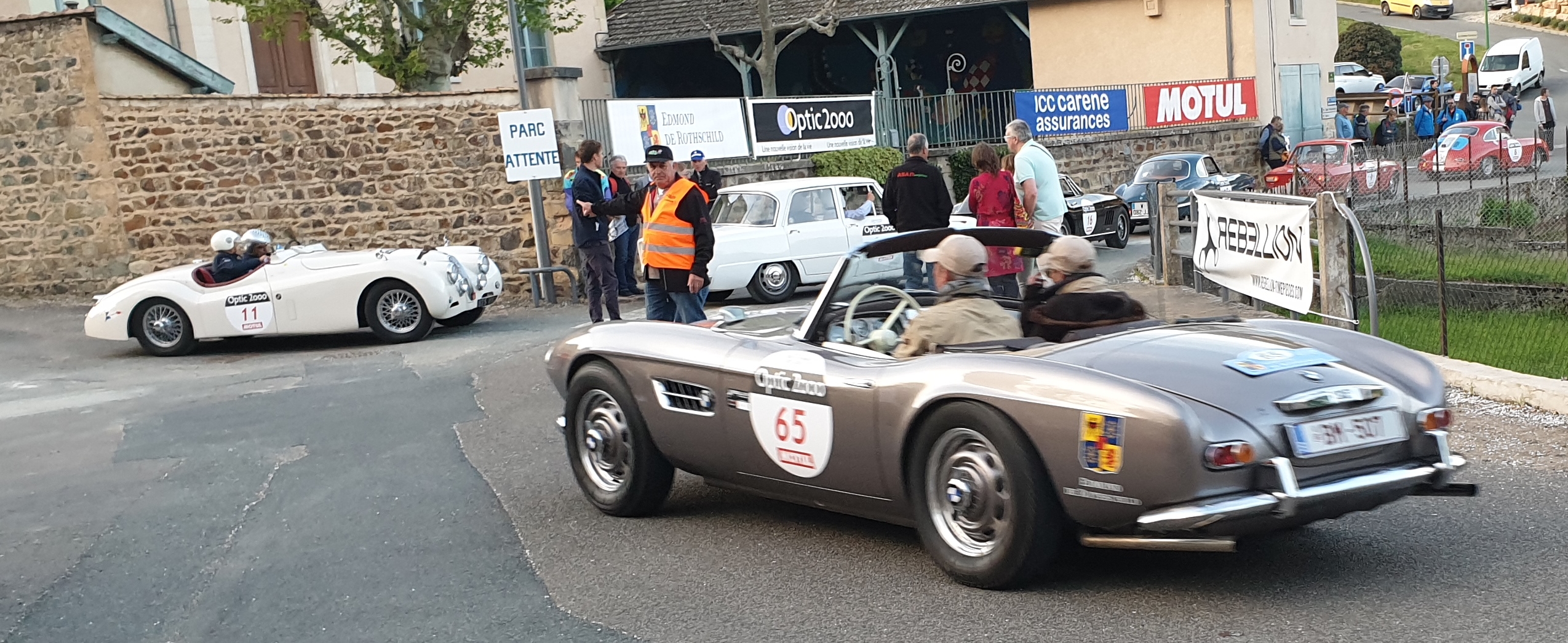 Damian POZZOLI / Maria Cristina EGIDY : JAGUAR XK 120 Roadster 1953 et Olivier BREITTMAYER / Nathalie BREITTMAYER : BMW 507 1958 Damian POZZOLI / Maria Cristina EGIDY : JAGUAR XK 120 Roadster 1953 et Olivier BREITTMAYER / Nathalie BREITTMAYER : BMW 507 1958