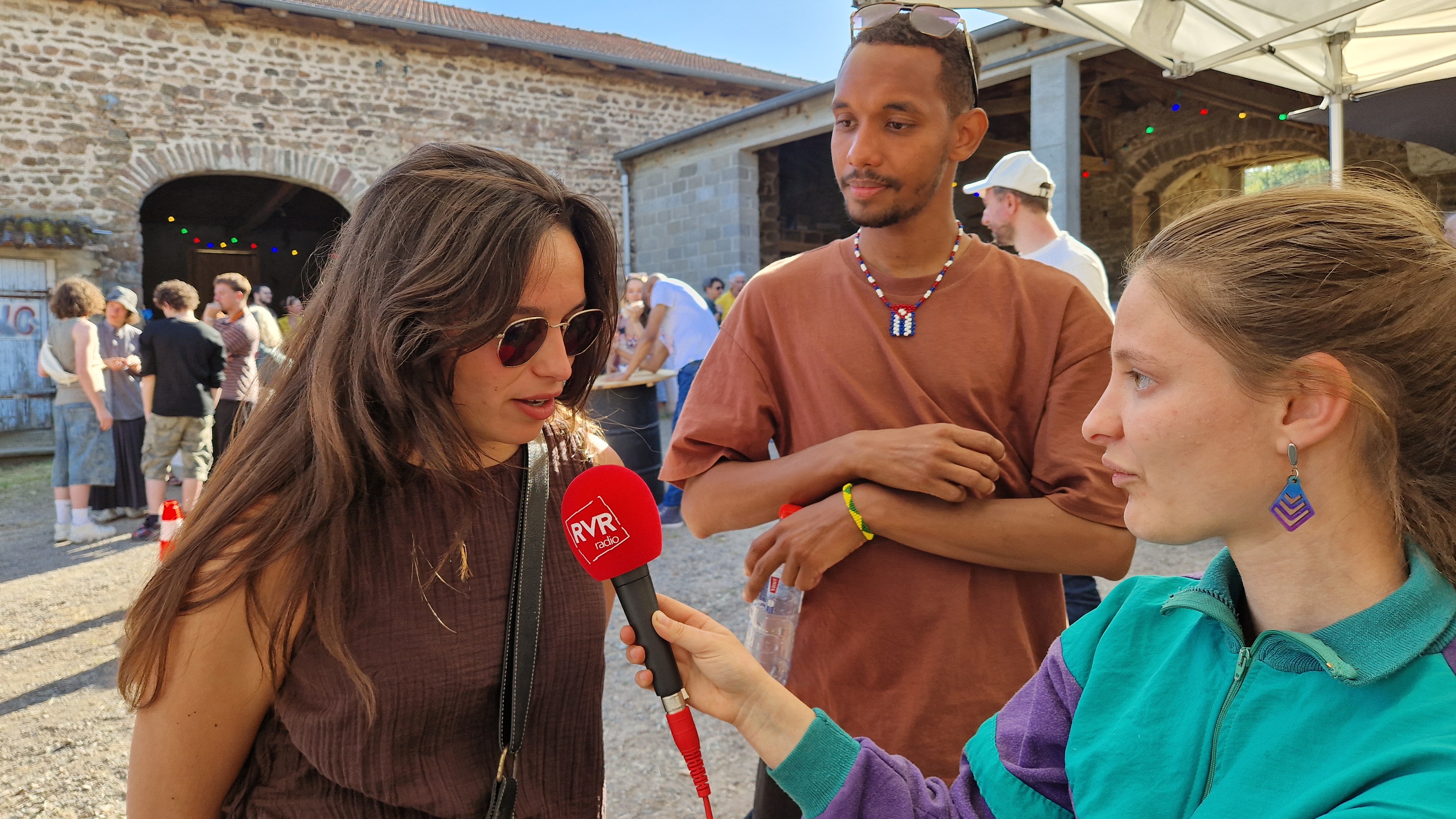 Chiara et Raul ont parlé de leur formation de leur atelier musique cubaine au micro de RVR Chiara et Raul ont parlé de leur formation de leur atelier musique cubaine au micro de RVR
