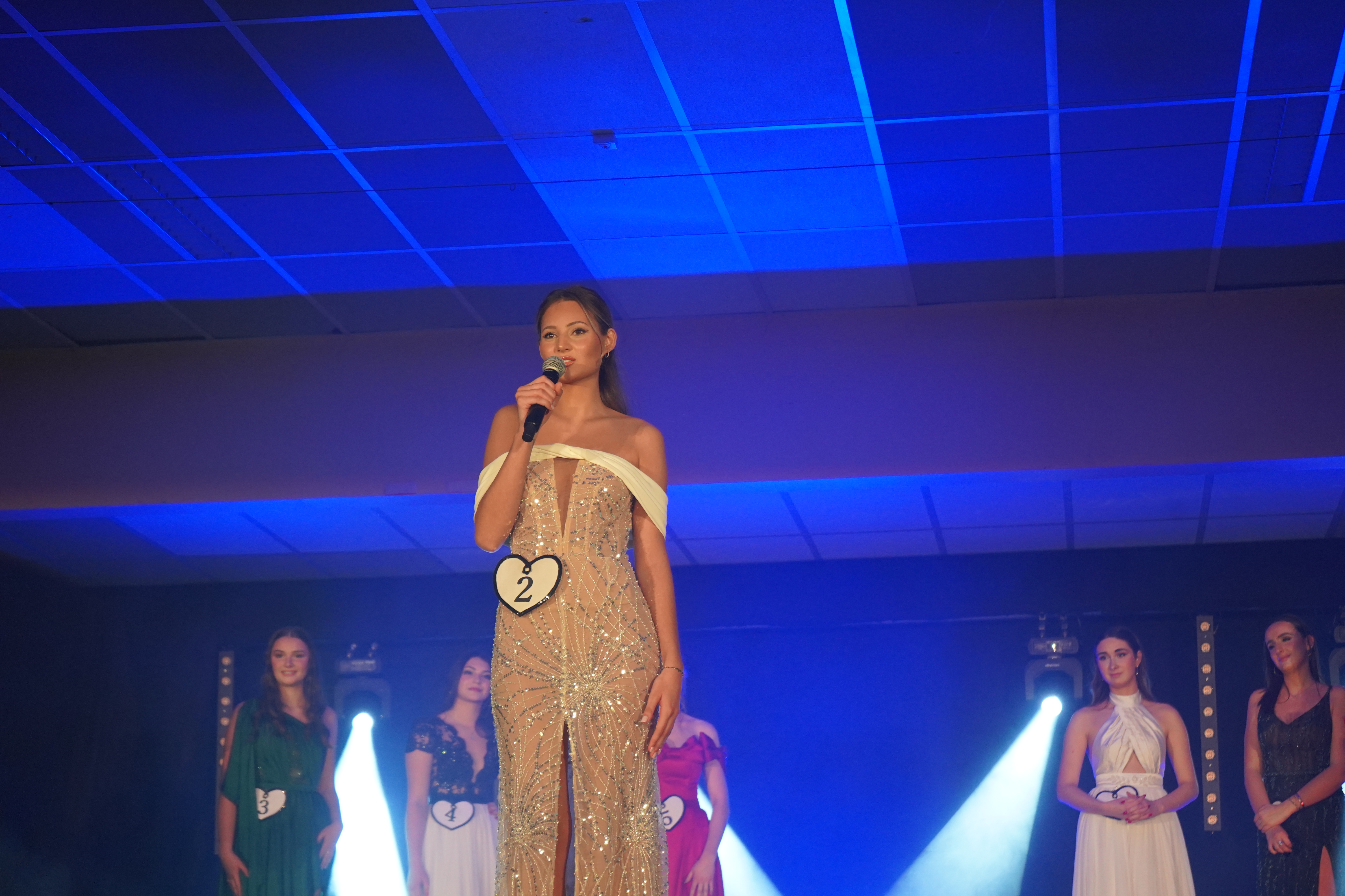 Marlène Carry, 23 ans, originaire de Tarare, designer d’intérieur et adjointe administrative, élue Miss Beaujolais 2026 Marlène Carry, 23 ans, originaire de Tarare, designer d’intérieur et adjointe administrative, élue Miss Beaujolais 2026