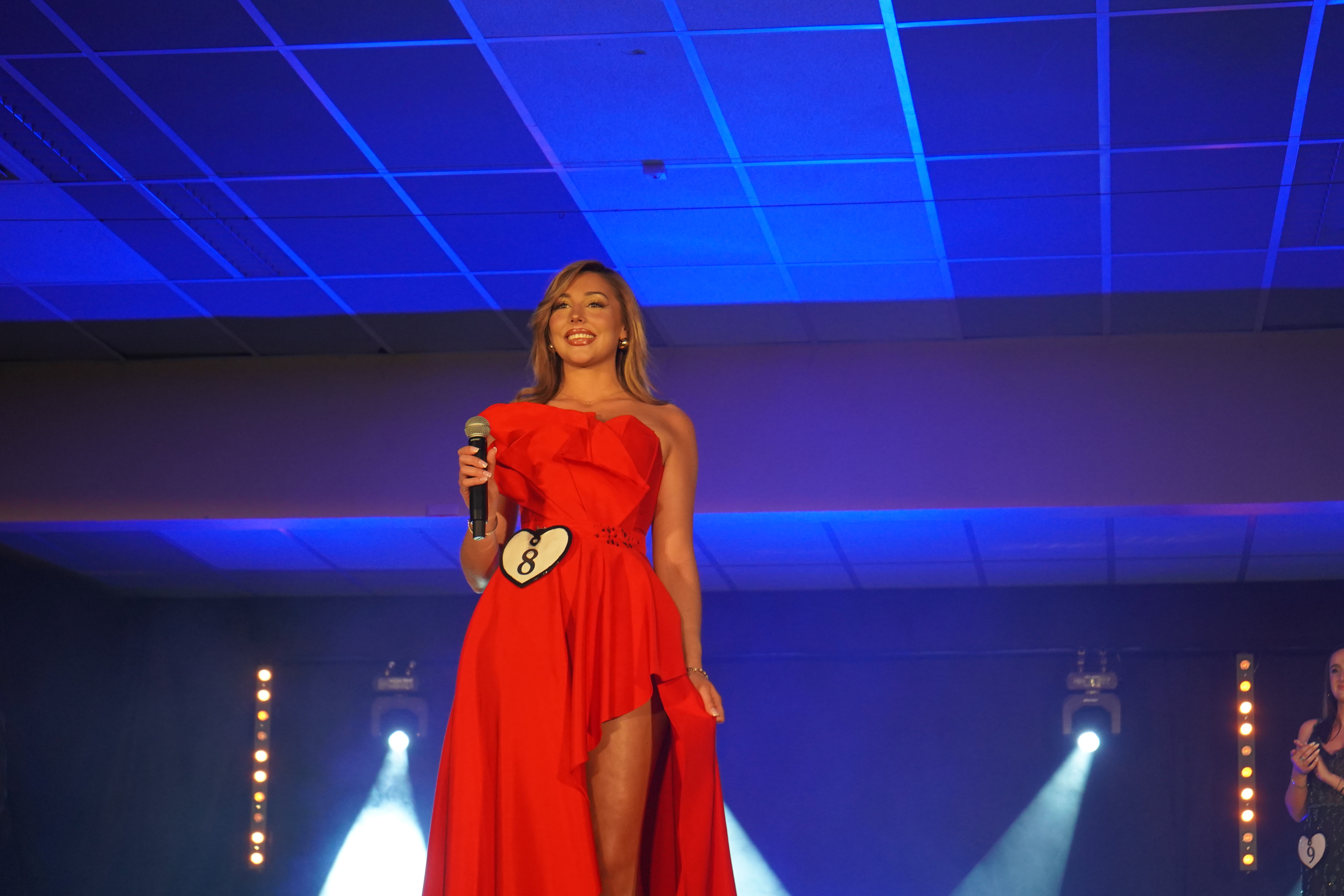 2ᵉ dauphine de Miss Beaujolais 2026, la candidate numéro 8, Lisa Schot 2ᵉ dauphine de Miss Beaujolais 2026, la candidate numéro 8, Lisa Schot
