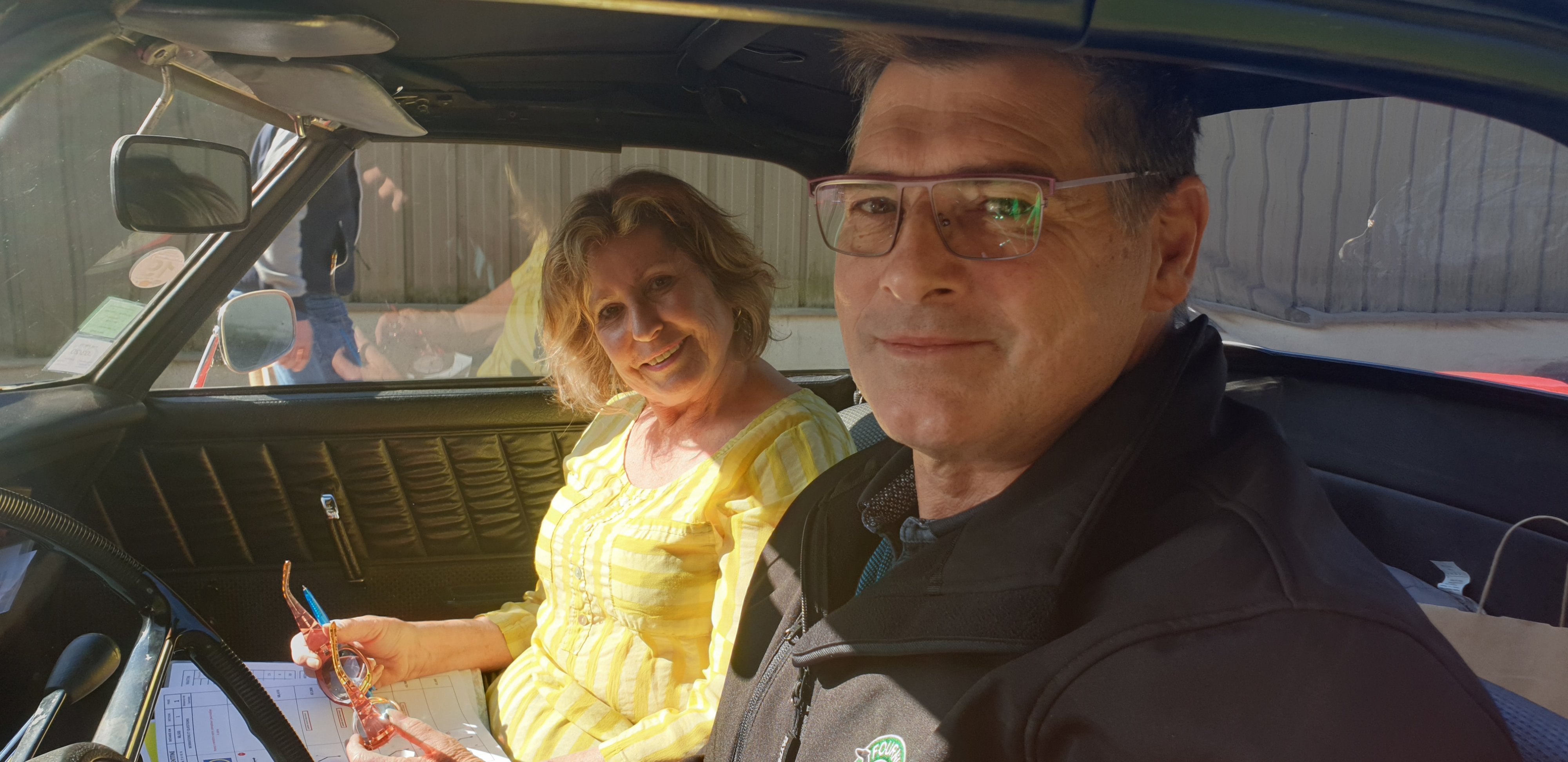 Marc et Chantalle Peugeot 204 cabriolet 1968