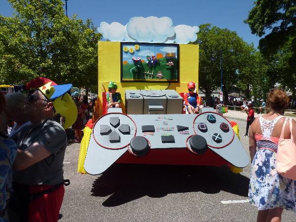 Tarare, fête des Mousselines : les chars Tarare, fête des Mousselines : les chars