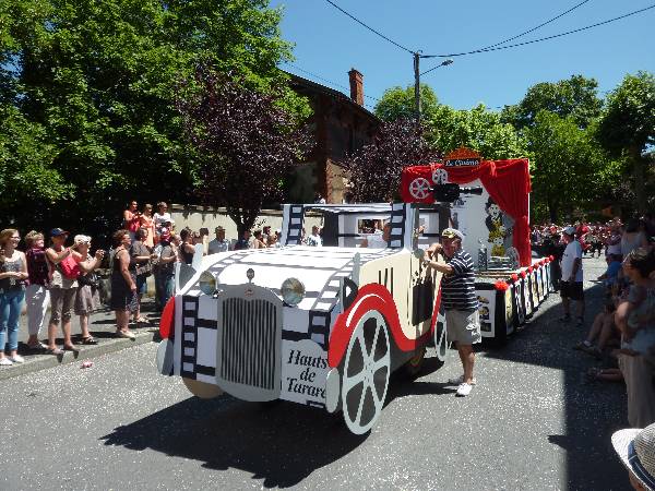 Tarare, fête des Mousselines : les chars Tarare, fête des Mousselines : les chars