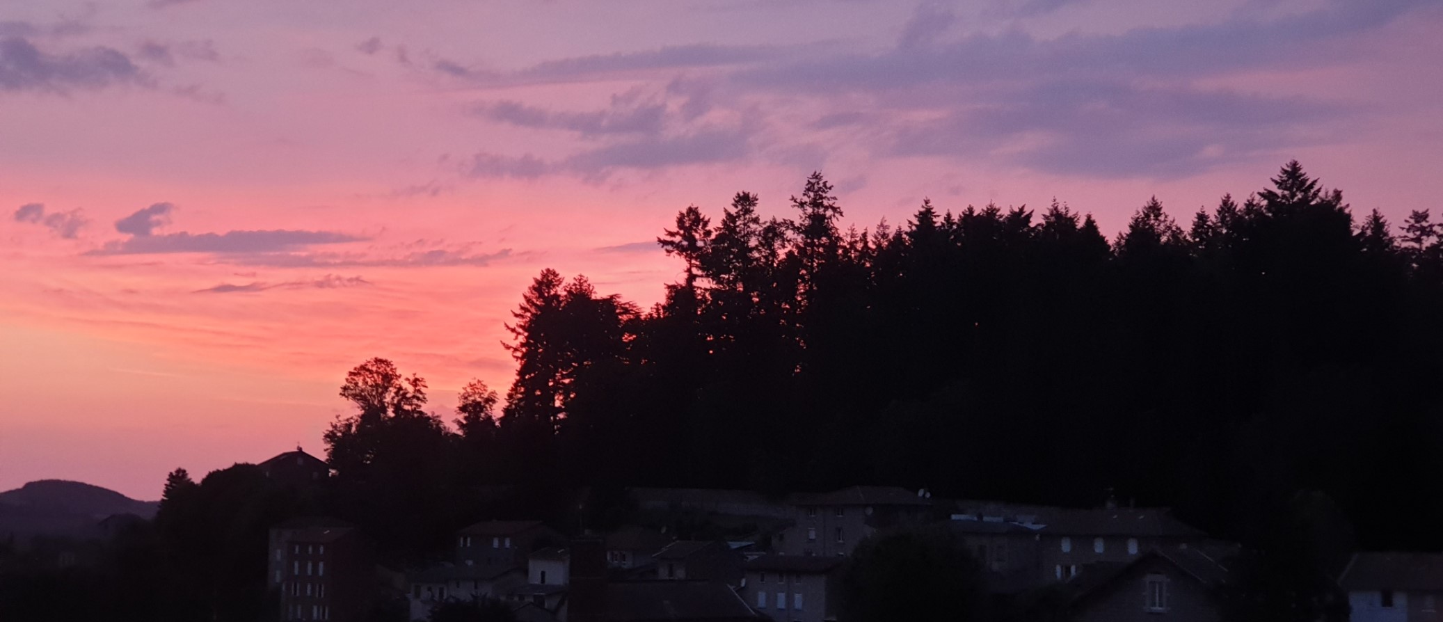 Le Clos du Crêt : sur la colline Le Clos du Crêt : sur la colline