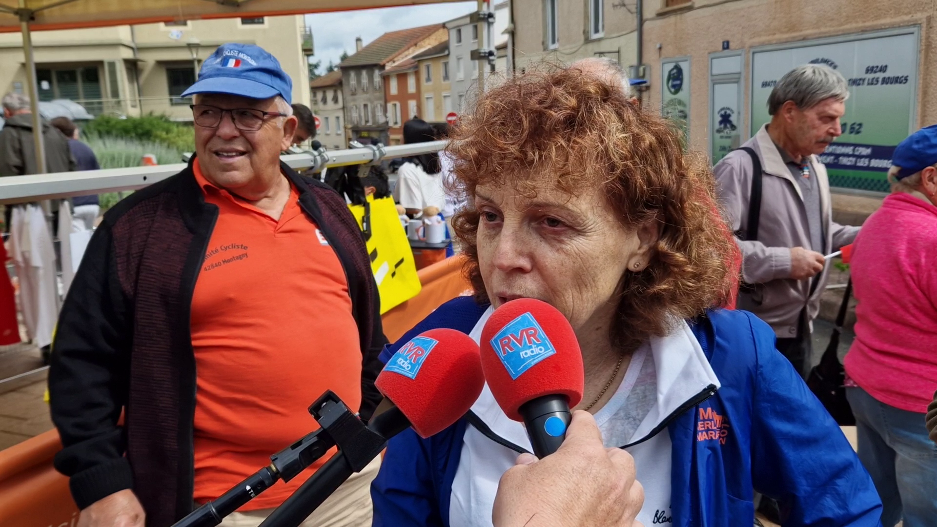 Véronique DESCLAS kinésithérapeute -masseur pendant plusieurs tour de FRANCE Véronique DESCLAS kinésithérapeute -masseur pendant plusieurs tour de FRANCE